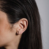 heroyne Gemstone Bar Stud White Topas B