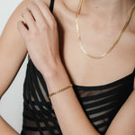 heroyne-Curb-Bracelet-Curb-Chain-18-karat-Gold-Vermeil-1