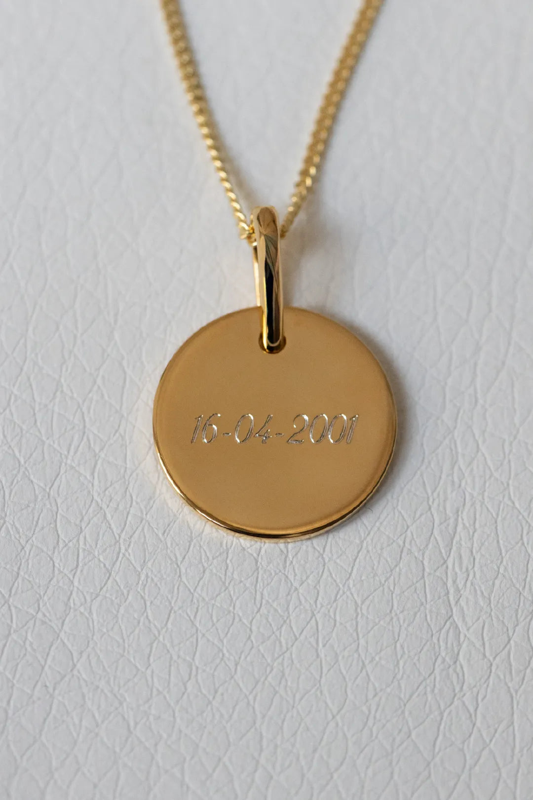 Engravable Disc Necklace - heroyne