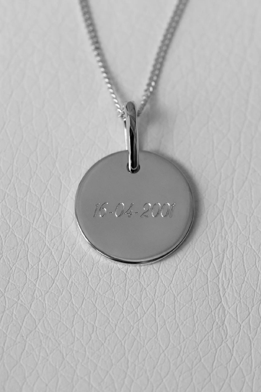 Engravable Disc Necklace - heroyne