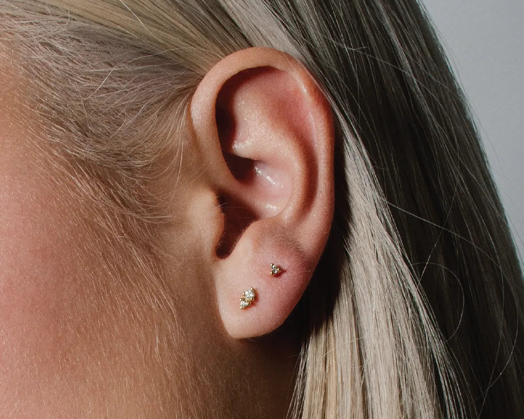 heroyne - Double Stud - 9k Solid Gold - Pair - white Topaz - ear jewelry with gemstones - delicate twin stud