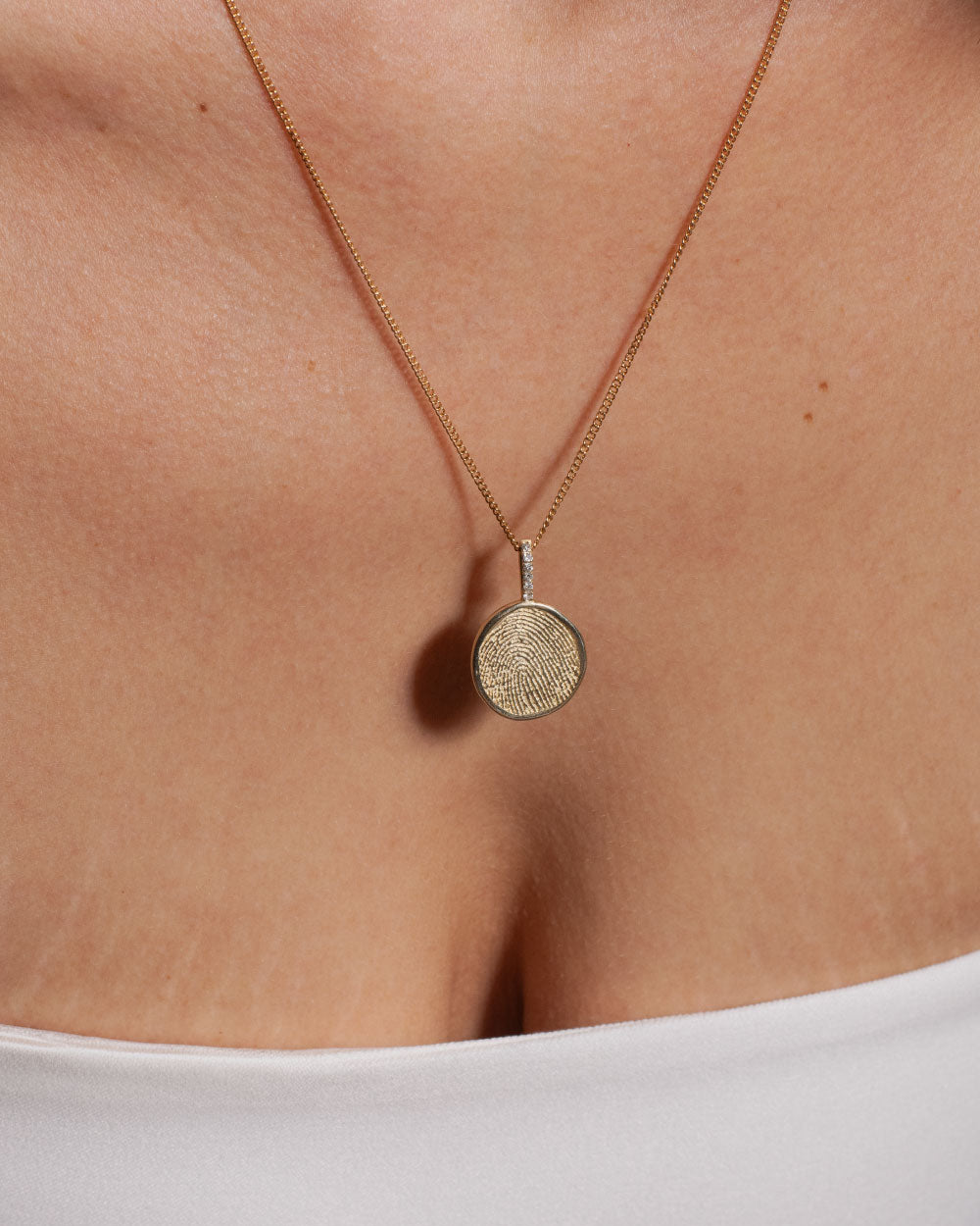 heroyne Fingerprint Necklace Solid Gold Diamonds 1