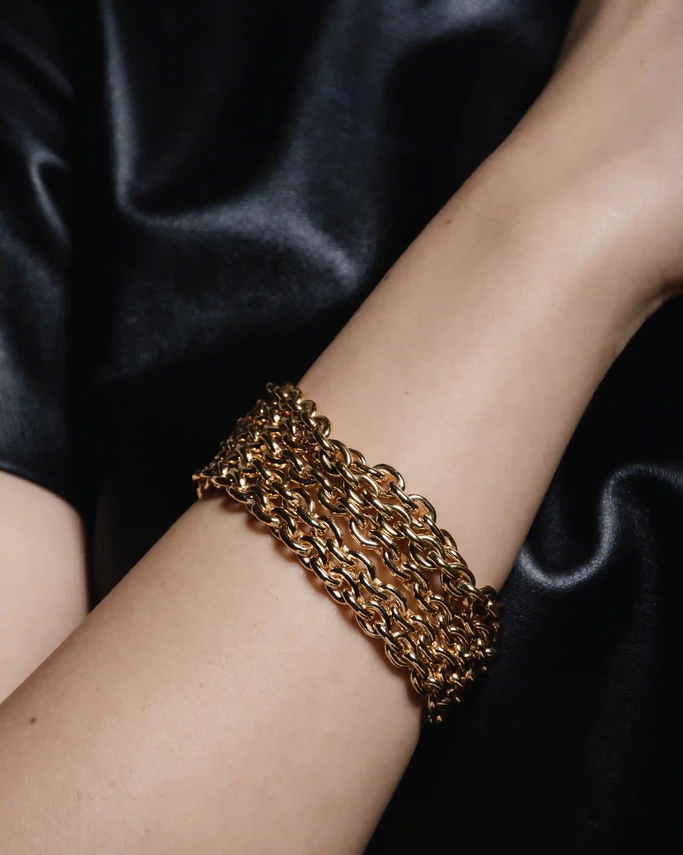 heroyne - Icon Bracelet - 18k Gold Vermeil - 19 cm - Sustainable - Statement jewelry - bold link bracelet - real jewelry