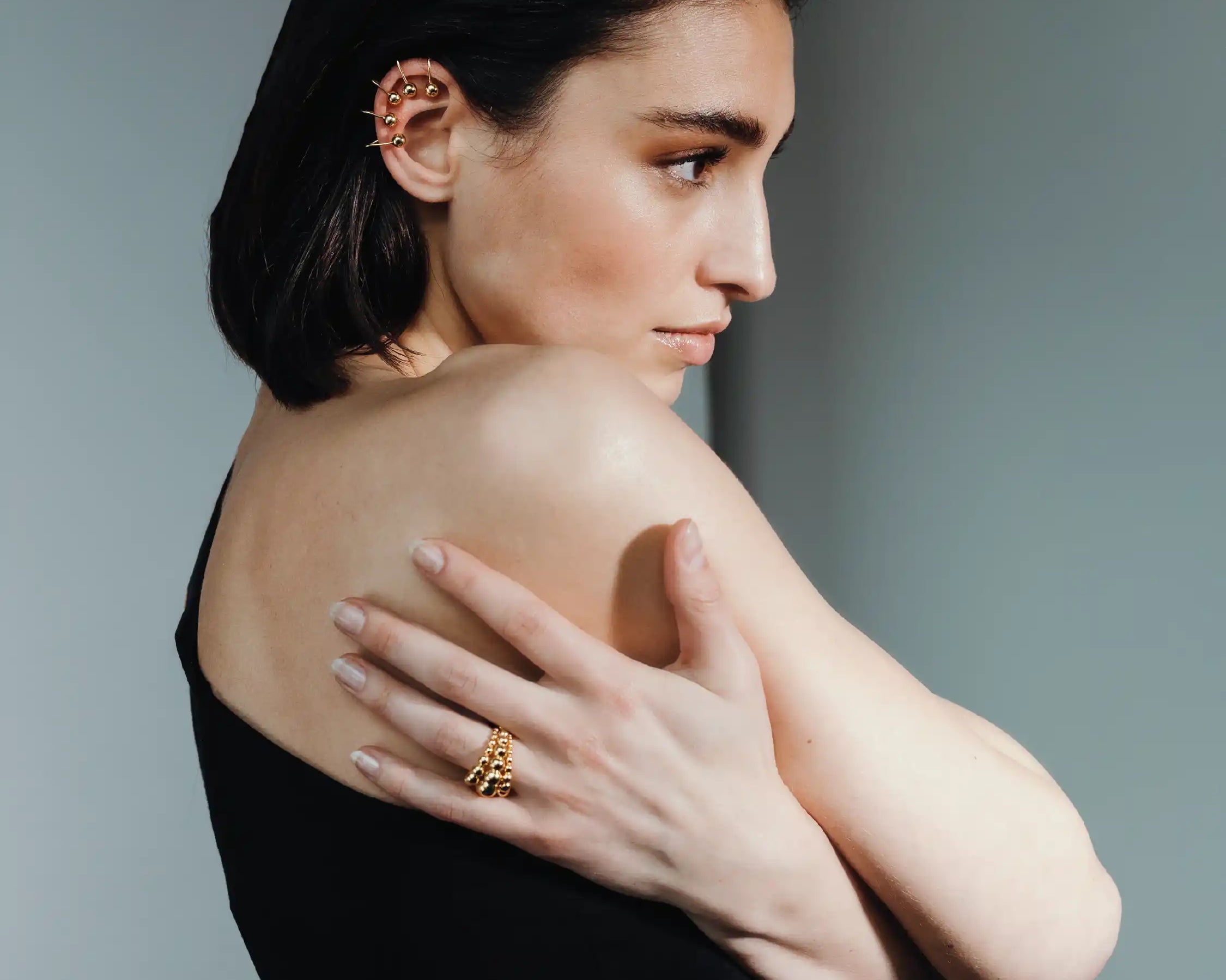 heroyne - Julia Earcuff - 18k Gold plated - right- sustainable jewelry - earcuff with Spheres - eye-catcher ear jewelry