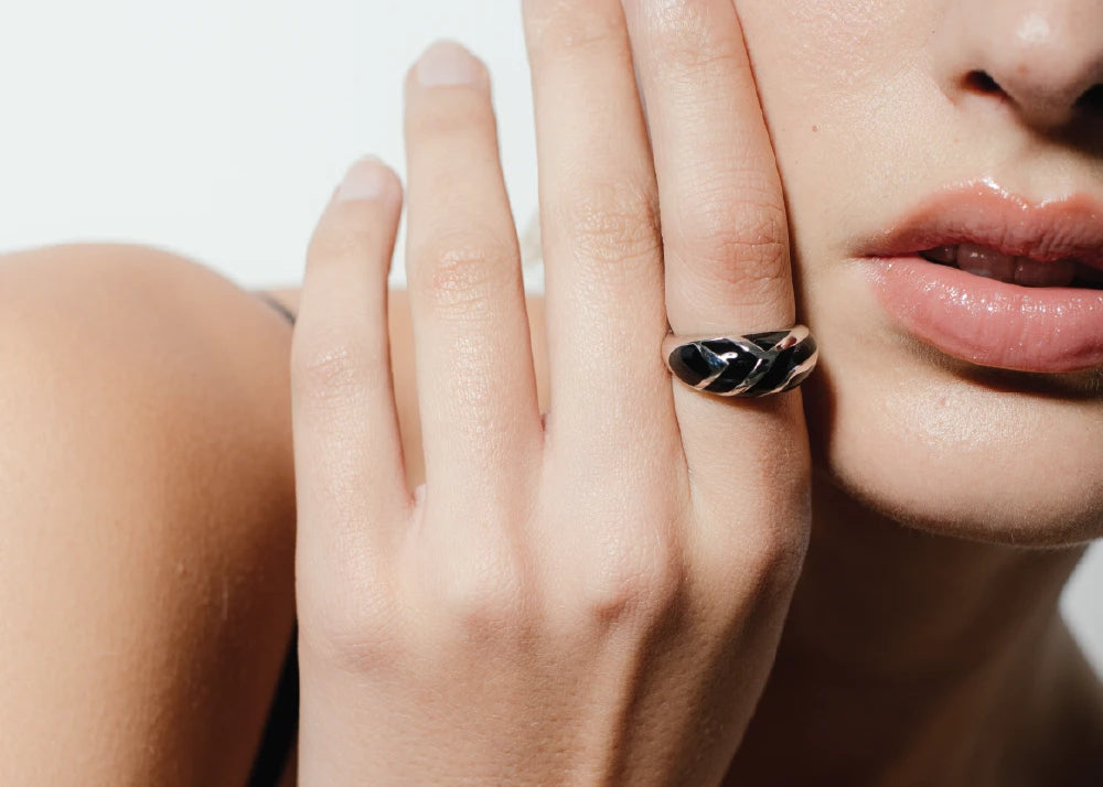 heroyne-Kate-Dome-Ring-925-Sterling-Silver-Black-Enamel-1