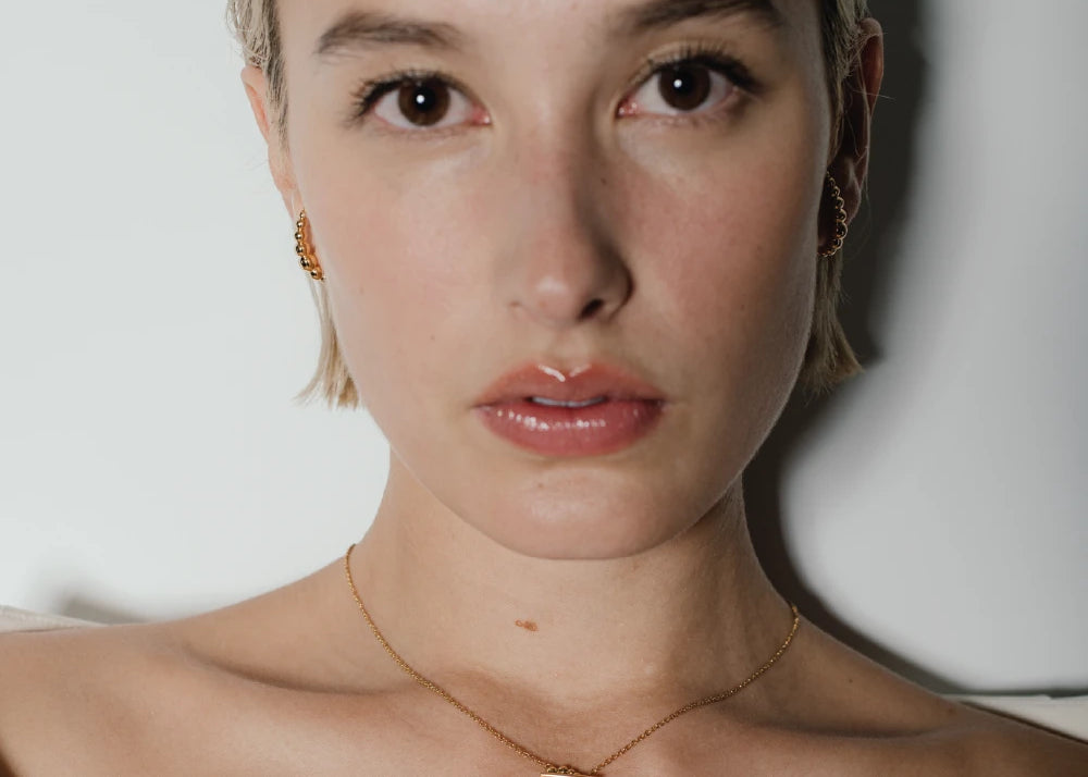 heroyne-Small-Julia-Toggle-Necklace-14-karat-Gold-Vermeil-1