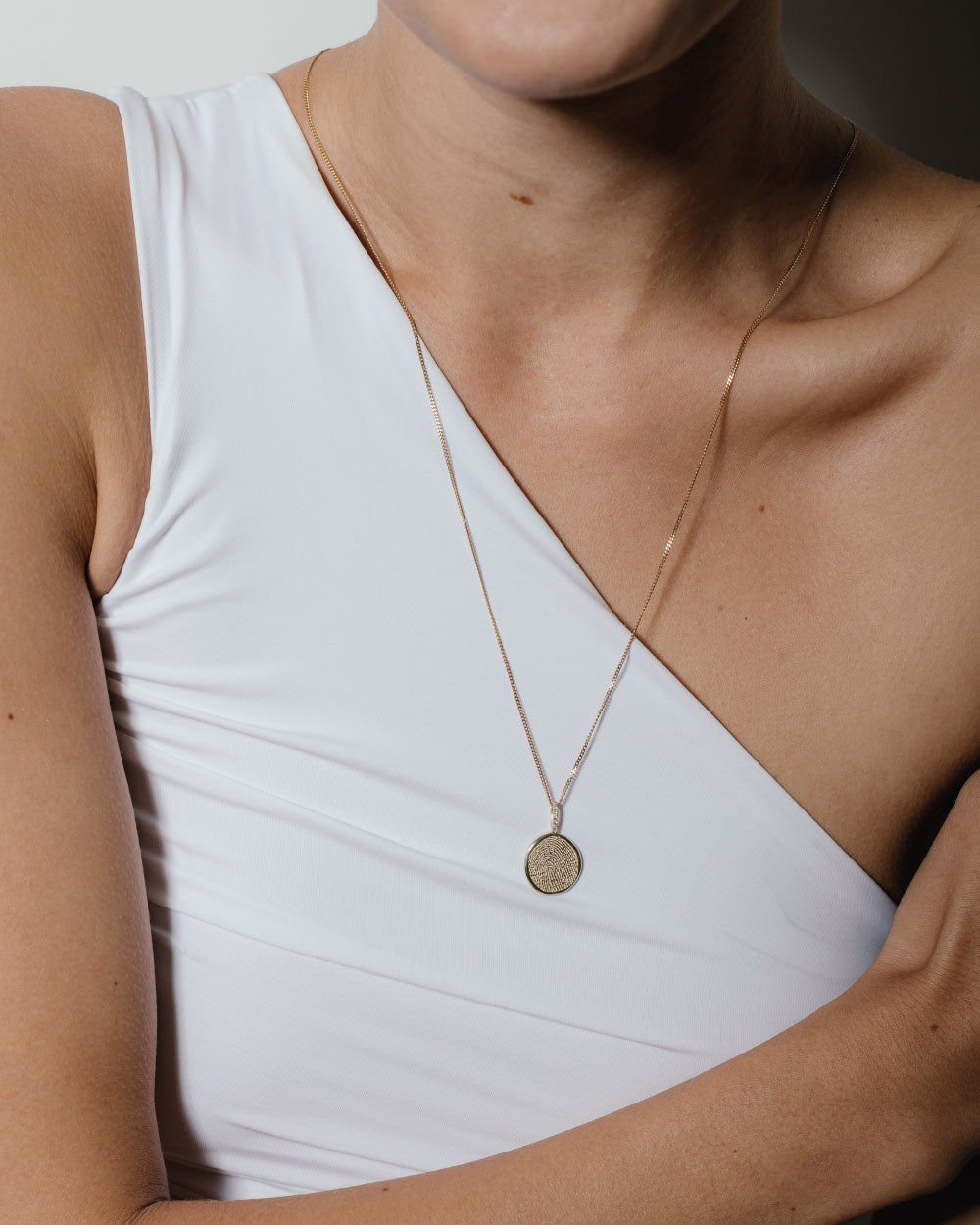 heroyne Thin Curb Chain 9k Solid Gold high 1