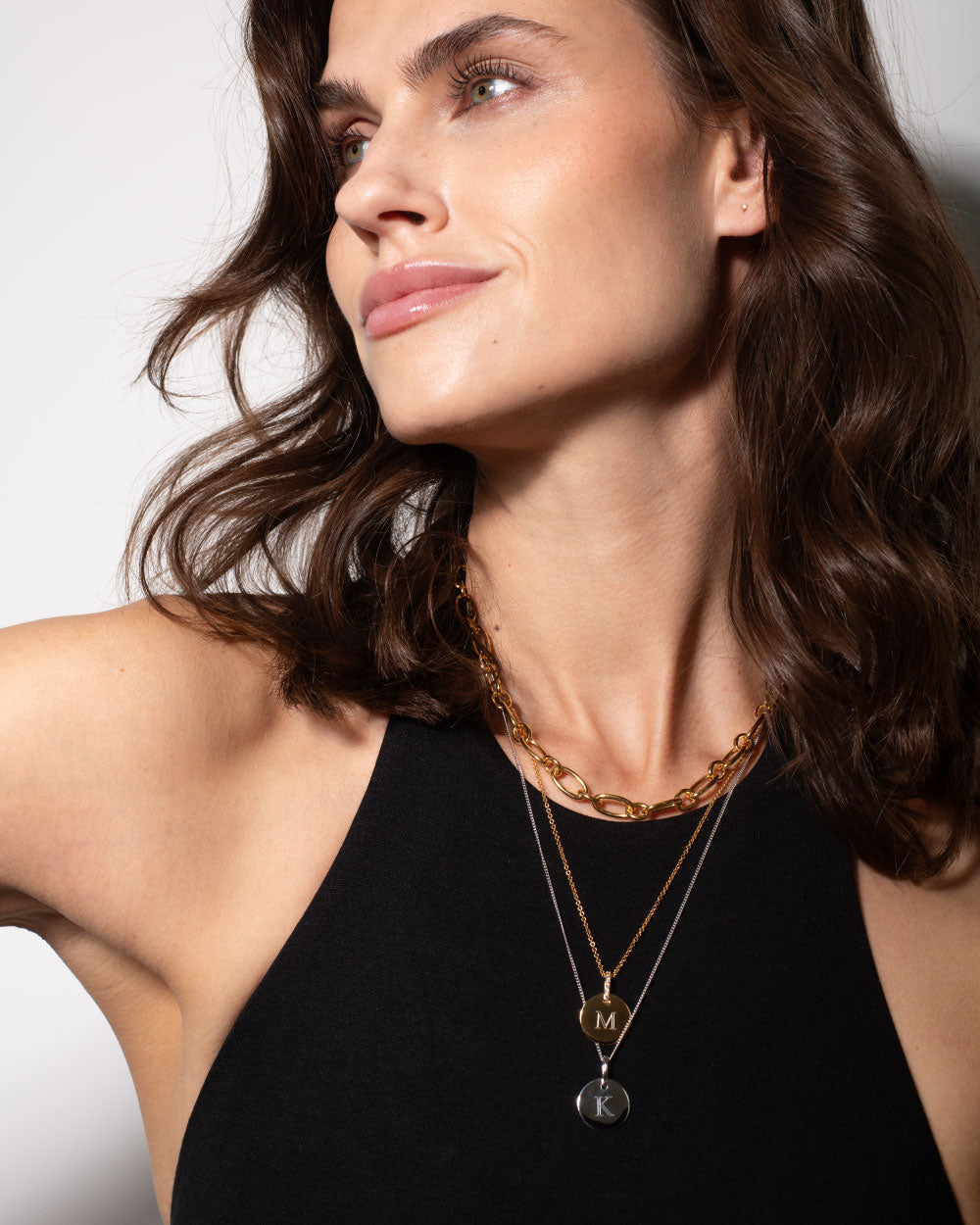 heroyne Veyla Necklace Initial Disc Necklace 18k Gold 6