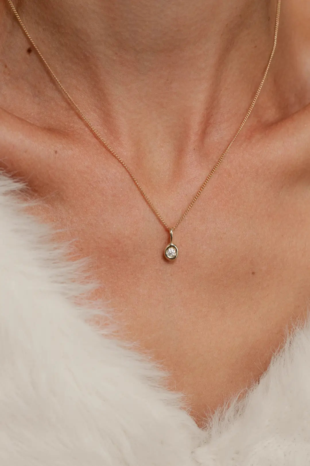 Round Diamond Droplet Necklace