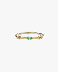 heroyne_Anna-Emerald-Ring-Green-onlightgrey