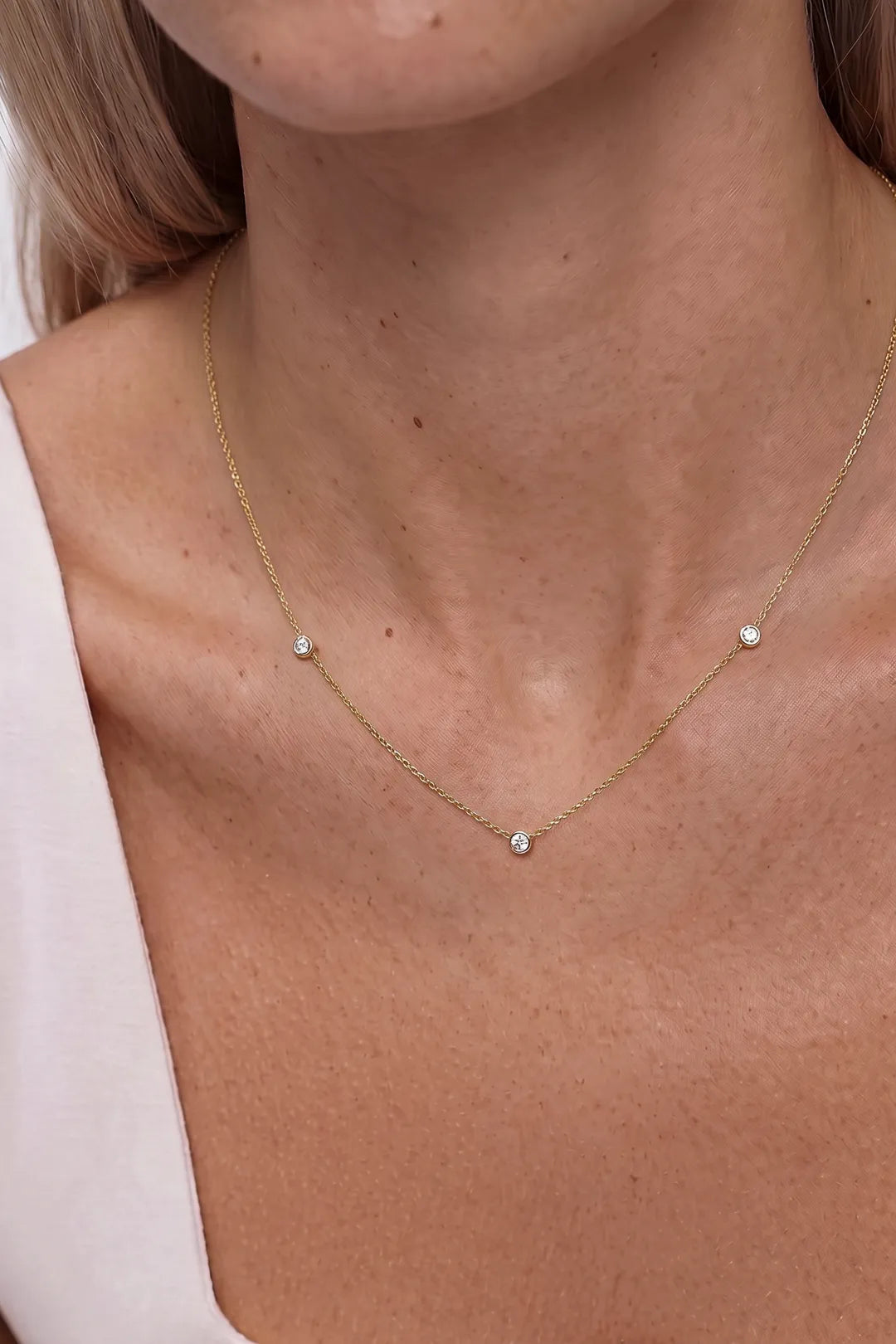Essential Diamantkette mit 3 Diamanten