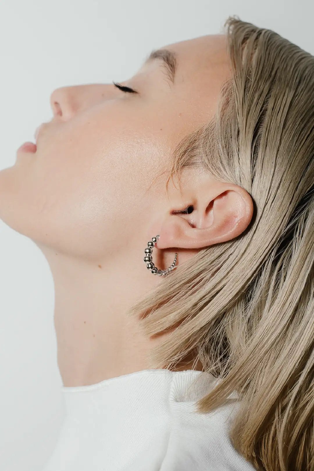 Julia Hoops