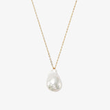 Barock-Pearl-Necklace_Gold_8-10_onlightgrey
